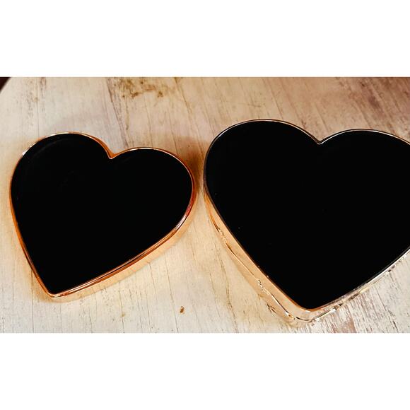 Heart Shaped Enamled Velvet lined Jewelry Box, New Old Stock Things Remembered - Picture 4 of 10